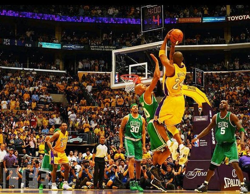 Kobe-Bryant-fadeaway-signature-move-Celtics.jpg