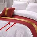 酒店的床尾為什麼都放一塊布？答案很科學