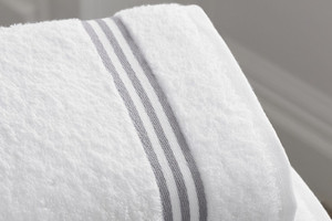 一條熱毛巾的功效：防治頸椎病、治落枕、頭暈都靠它！