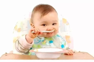 給嬰幼兒做的輔食要不要加鹽？該如何加鹽？