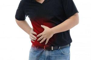6個腹痛位置判斷疾病！縮小範圍，幫助自身及早找到腹痛根源。