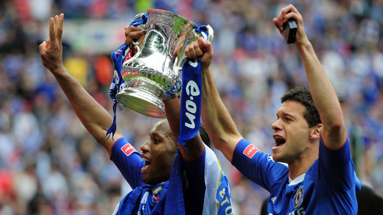 michael-ballack-cheslea-didier-drogba_3388502.jpg