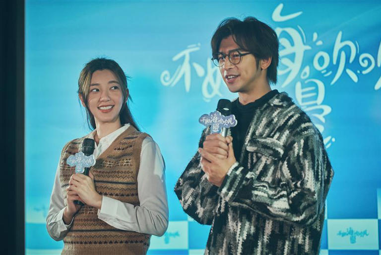 陳柏霖（右）在《不如海邊吹吹風》中升格為導演，並邀請郭雪芙一起參與自己的作品。（圖／大川大立提供）