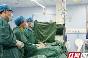 南華附一專家主刀 雙峰縣人民醫院成功實施全縣首例高難度左主幹分叉支架植入術