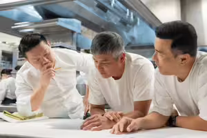 「大咖男星」餐廳當外場!規定嚴格身心緊繃 他進廚房不敢動 「大咖男星」餐廳當外場!規定嚴格身心緊繃 他進廚房不敢動