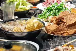 老人團「吃免費火鍋」上當 詐騙捲1.8億!他崩潰:積蓄全沒了 老人團「吃免費火鍋」上當 詐騙捲1.8億!他崩潰:積蓄全沒了