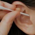 耳朵頻繁發癢，卻啥也掏不出來？醫生：或「暗示」4個問題
