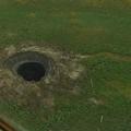 俄羅斯西伯利亞發現神秘黑洞，牧民稱：可能是通往.......的大門！ 