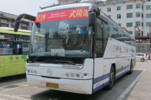 「請大家下車，我不能送大家了！」中國又有公車司機猝死，最後一刻安全停靠才身亡！