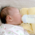  不管餵奶或睡覺，一個不留神很容易會導致寶寶窒息！！（這嗆奶急救措施，請媽咪務必趕快學起來）