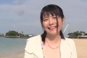 波濤洶湧！竹達彩奈泳裝秀影片引發關注