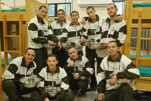 男星當兵出事了!偷帶酒壺進軍營慘被班長抓包 「驚人下場」曝光 男星當兵出事了!偷帶酒壺進軍營慘被班長抓包 「驚人下場」曝光