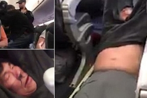 聯航機位超賣「逼乘客下飛機」！69歲華裔男子遭「濺血拖離」怒喊：殺了我吧！