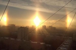 天文奇觀！俄羅斯天空驚現3顆太陽！
