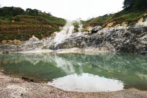 陽明山北投泡湯遊~龍鳳谷 硫磺谷 椰林溫泉美食餐廳