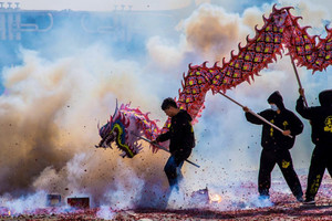 苗栗「火旁」龍20週年　萬串鞭炮一起炸超震撼