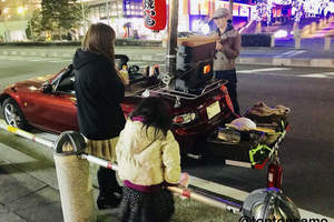 日本《敞篷車地瓜攤》不只車帥就連烤地瓜也又甜又好吃ww