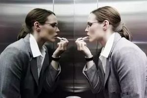 為什麼電梯裡要「放鏡子」呢？你肯定不知道！