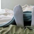 原以為冬天「穿襪子睡覺」能起到保暖作用，結果現在才發現這樣做根本是要把自己害慘啊！
