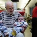 血液中有珍貴抗體，澳洲男子捐血六十年救活二百萬嬰兒！他的抗體竟然來自於…果然冥冥中自有安排！