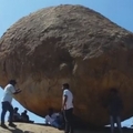 印度250公噸的巨石「無視重力」7條大象都拖不動它！沒想到過了1300年，這顆巨石竟然...太驚人了！