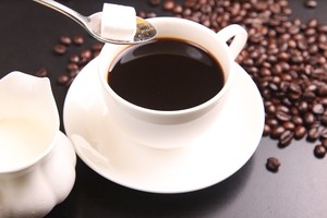 咖啡並非提神的最佳選擇，營養師就出來打臉說這兩種東西效果更好！