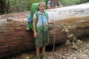 為救巨石砸傷的父親 13歲男孩荒野徒步10公里