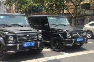 上海街頭現「雙胞胎」豪車 車牌車型一樣
