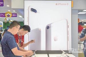 歐美市場: 果粉不愛新iPhone， 銷售佔比近年最慘！