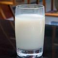 以你的體質，適合喝牛奶還是喝豆漿？兩者有共同點，也有不同點