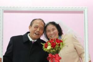 抗癌明星夫妻48歲查出腫瘤，牽手56年，終於照上了婚紗照！